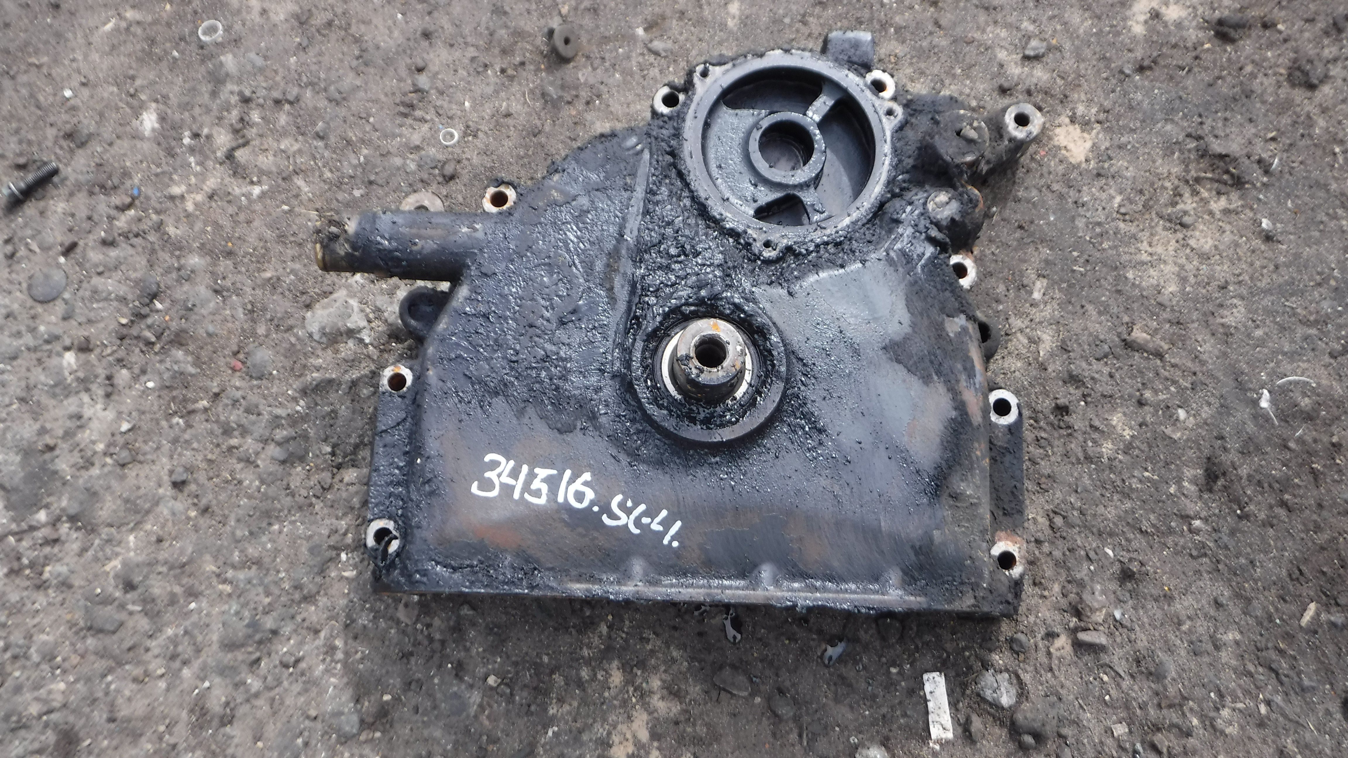 Передняя крышка двигателя Scania R124 DSC1202 1391294